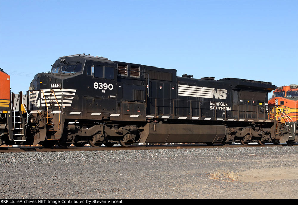 Norfolk Southern GE C40-8W #8390